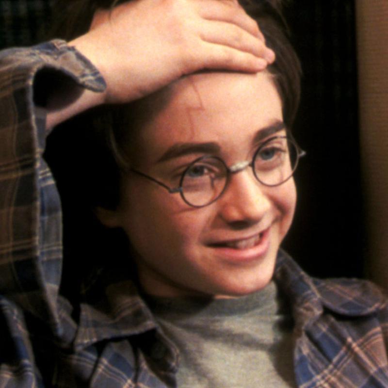 Harry Potter scar on Hogwarts Express, Daniel Radcliffe.