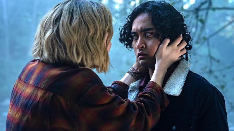 Maddie and Simon in the School Spirits Season 3 finale.