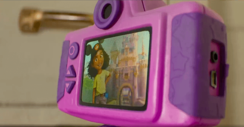 Disneyland confirmation in Toy Story 5.