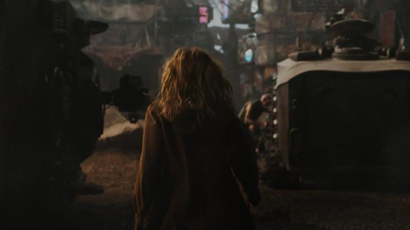 Supergirl on foreign planet in Supergirl trailer