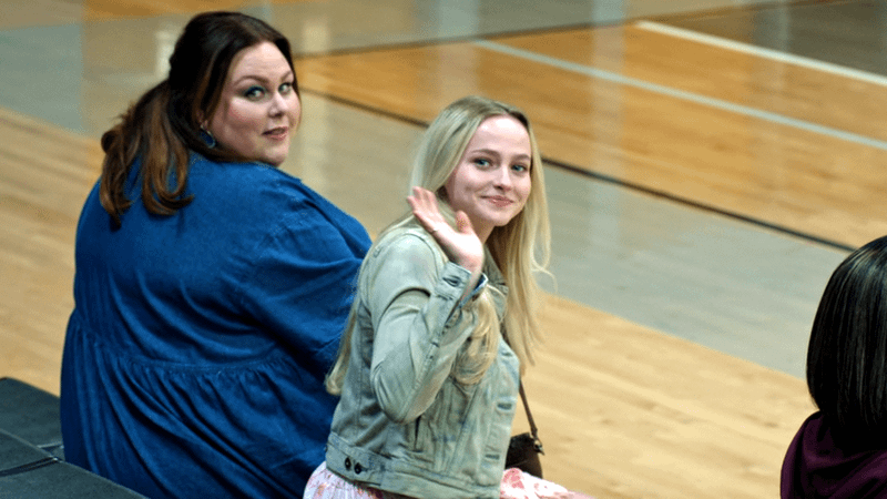 Madison Wolfe's Abby turning around and waving on The Hunting Wives