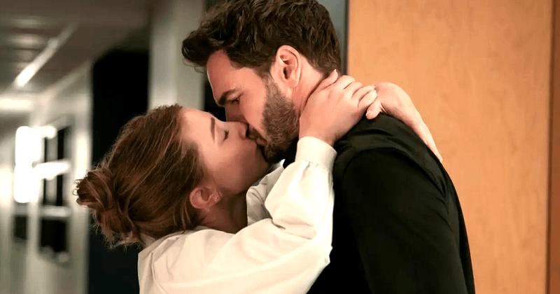 Olive and Adam kissing in The Love Hypothesis.