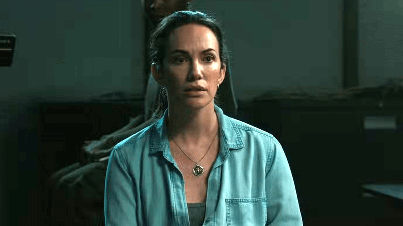 Kate Siegel as Adelaide in Carrie.