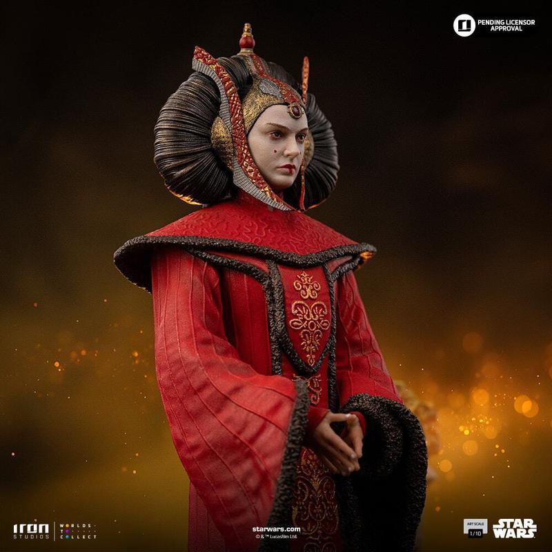 Queen Amidala Sideshow Collectibles statue.