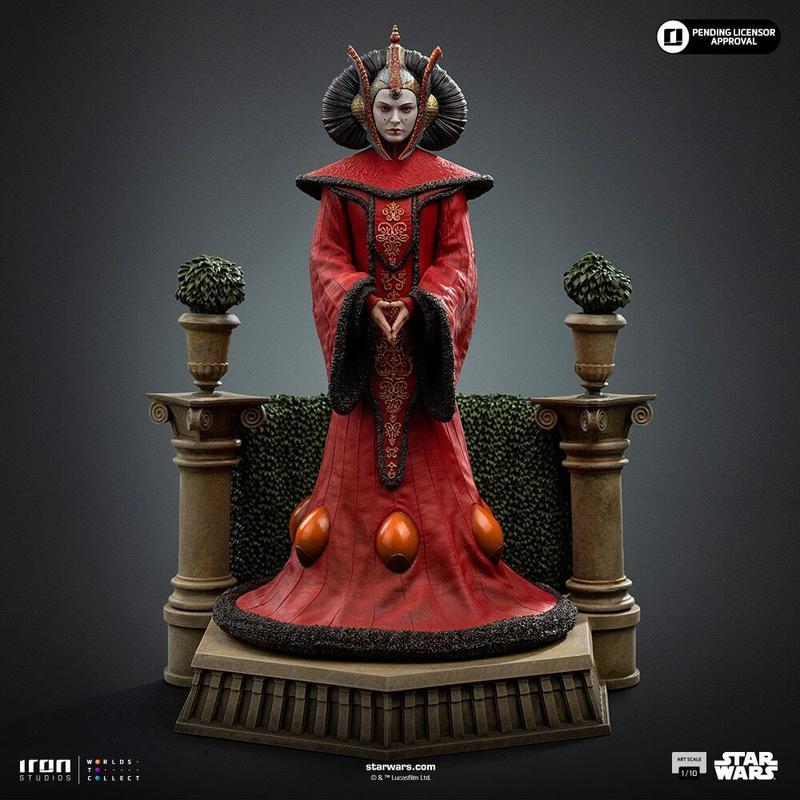 Queen Amidala Sideshow Collectibles statue.