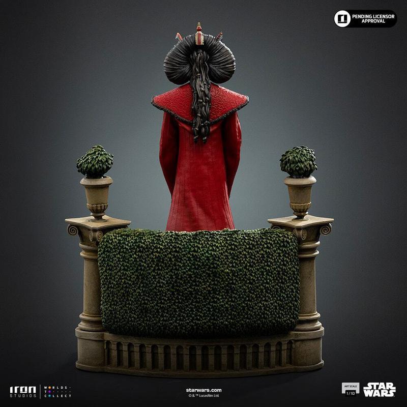 Queen Amidala Sideshow Collectibles back of statue.