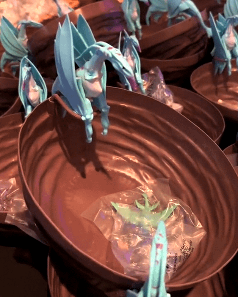 ikran popcorn bucket and drink containers from El Capitan Theatre for Avatar: Fire and Ash