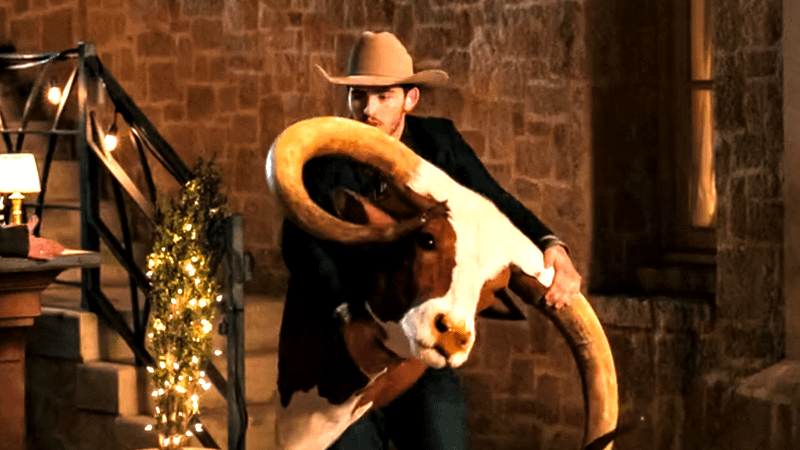 Carter throwing the bull at the end of Dutton Ranch Episode 7.