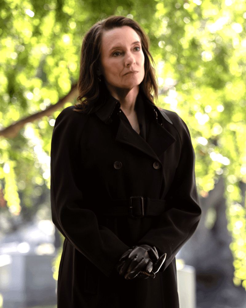 Amie Mackenzie as Carol Ferris in Lanterns.