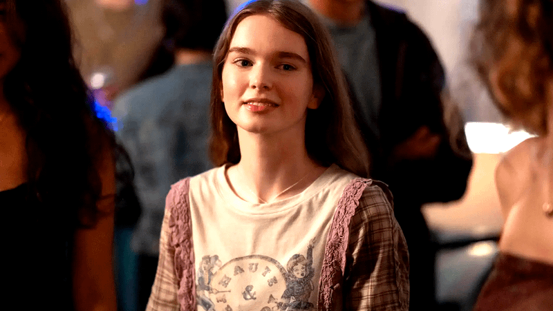 Summer Howell as Carrie.