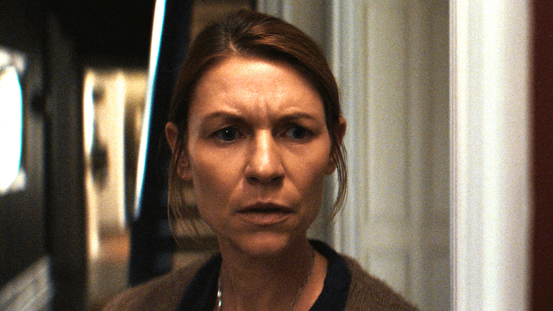 Claire Danes as Aggie Wiggs looking concerned in The Beast In Me