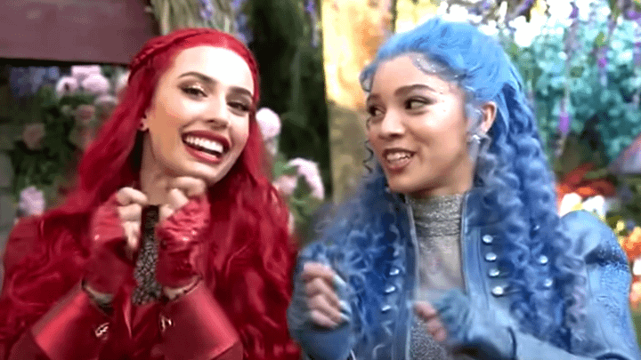 Red and Chloe in Descendants 5