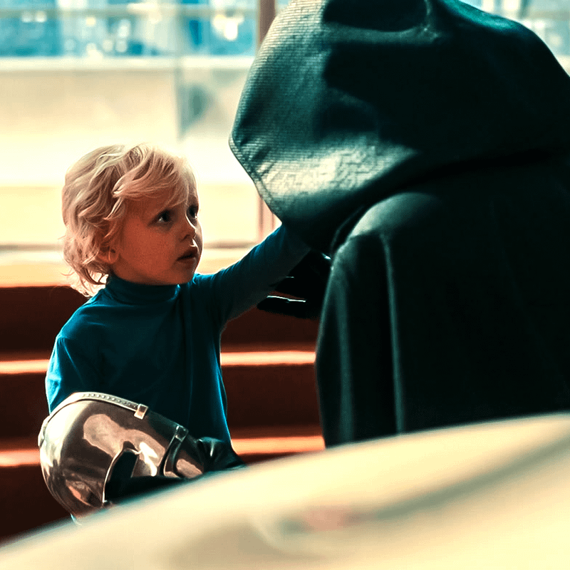 Franklin Richards meeting Doctor Doom in The Fantastic Four: First Steps.