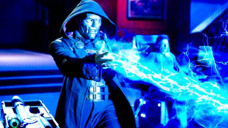 Doctor Doom, Julian McMahon using electric powers.