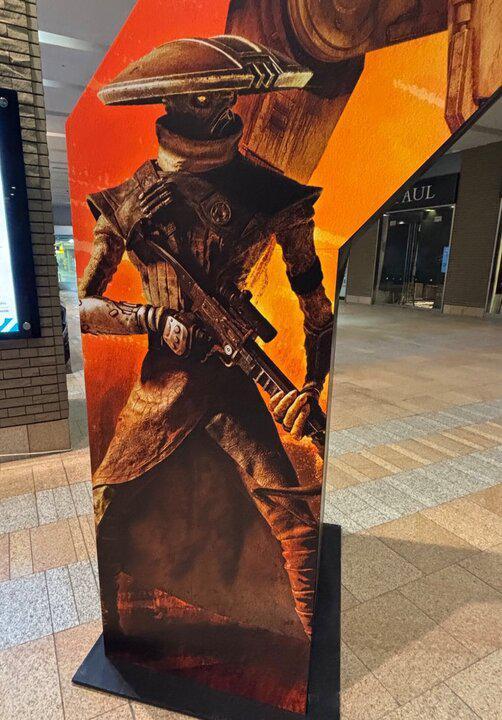 Embo on a promotional stand-up for The Mandalorian & Grogu.