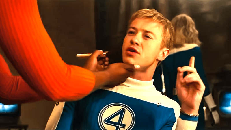 Johnny Storn backstage in a deleted scene.