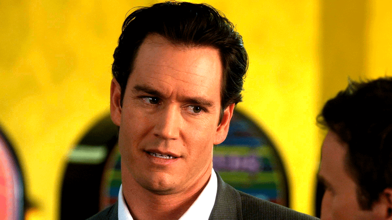 Mark-Paul Gosselaar as Peter Bash raising his eyebrows in Franklin & Bash