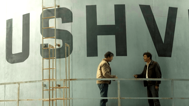 Kyle Chandler's Hal talking to the Halogram in Lanterns.
