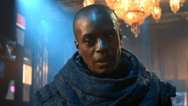 Jocasta fights Vision.