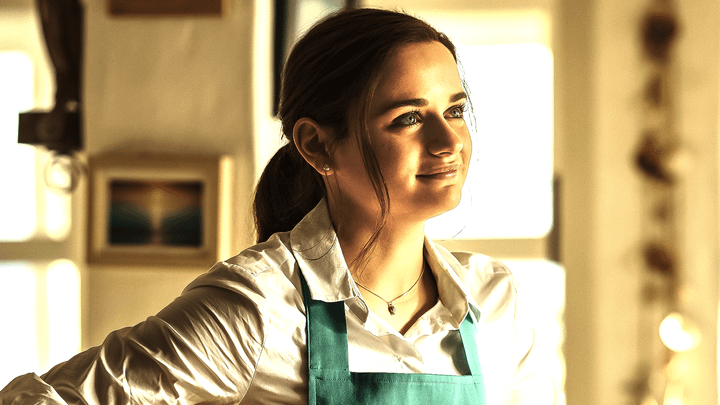 Joey King as Elle Evans in The Kissing Booth.