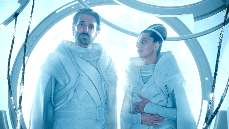 Bradley Cooper and Angela Sarafyan as Jor-El and Lara Lor-Van.