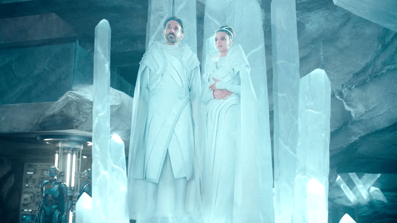 Bradley Cooper and Angela Sarafyan as Jor-El and Lara Lor-Van.