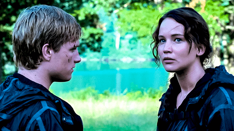 Peeta & Katniss in The Hunger Games.