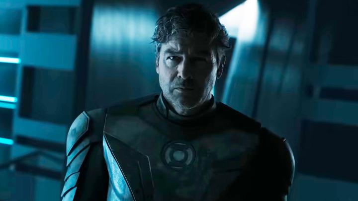 Kyle Chandler as Hal Jordan wearing his Green Lantern suit in Lanterns.