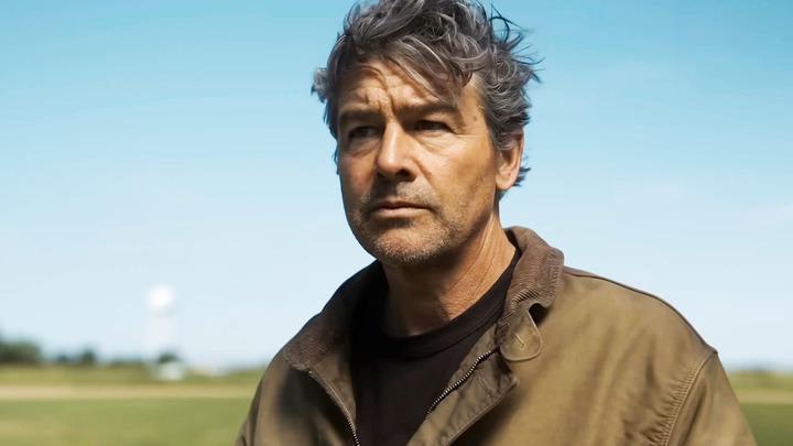 Kyle Chandler as Hal Jordan in Lanterns.