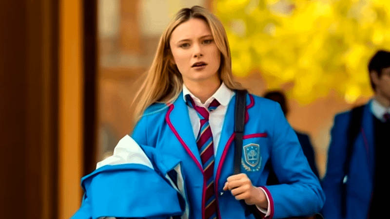 Mia Jenkins as June White in Love Me Love Me.