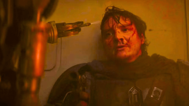 Pedro Pascal as The Mandalorina in The Mandalorian Season 1 finale.