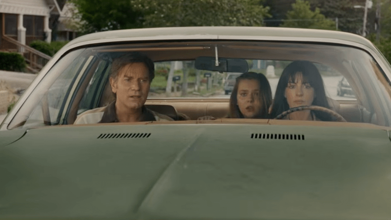 Ewan McGregor, Maisie Stella, Anne Hathaway in The End of Oak Street.