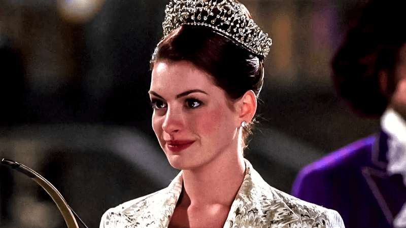 Anne Hathaway as Mia Thermopolis in Princess Diaries 2.