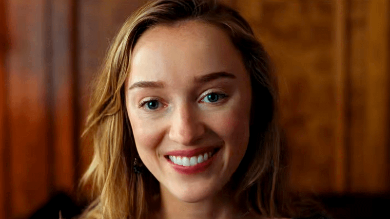 Phoebe Dynevor as Wren in Remain.
