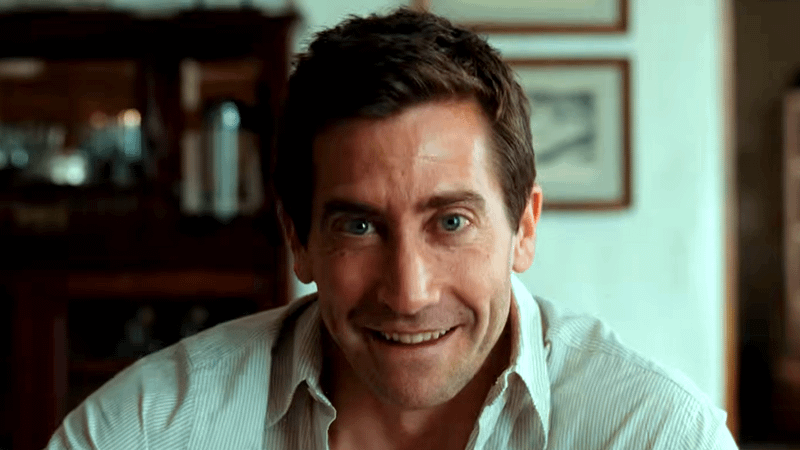 Jake Gyllenhaal as Tate.