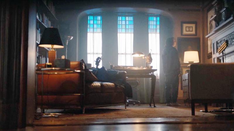 Julian Rush's office in The Penguin.