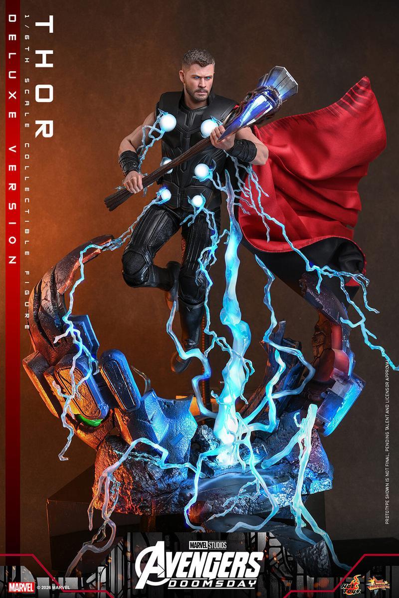 Thor vs Sentinel statue Hot Toys Avengers: Doomsday.