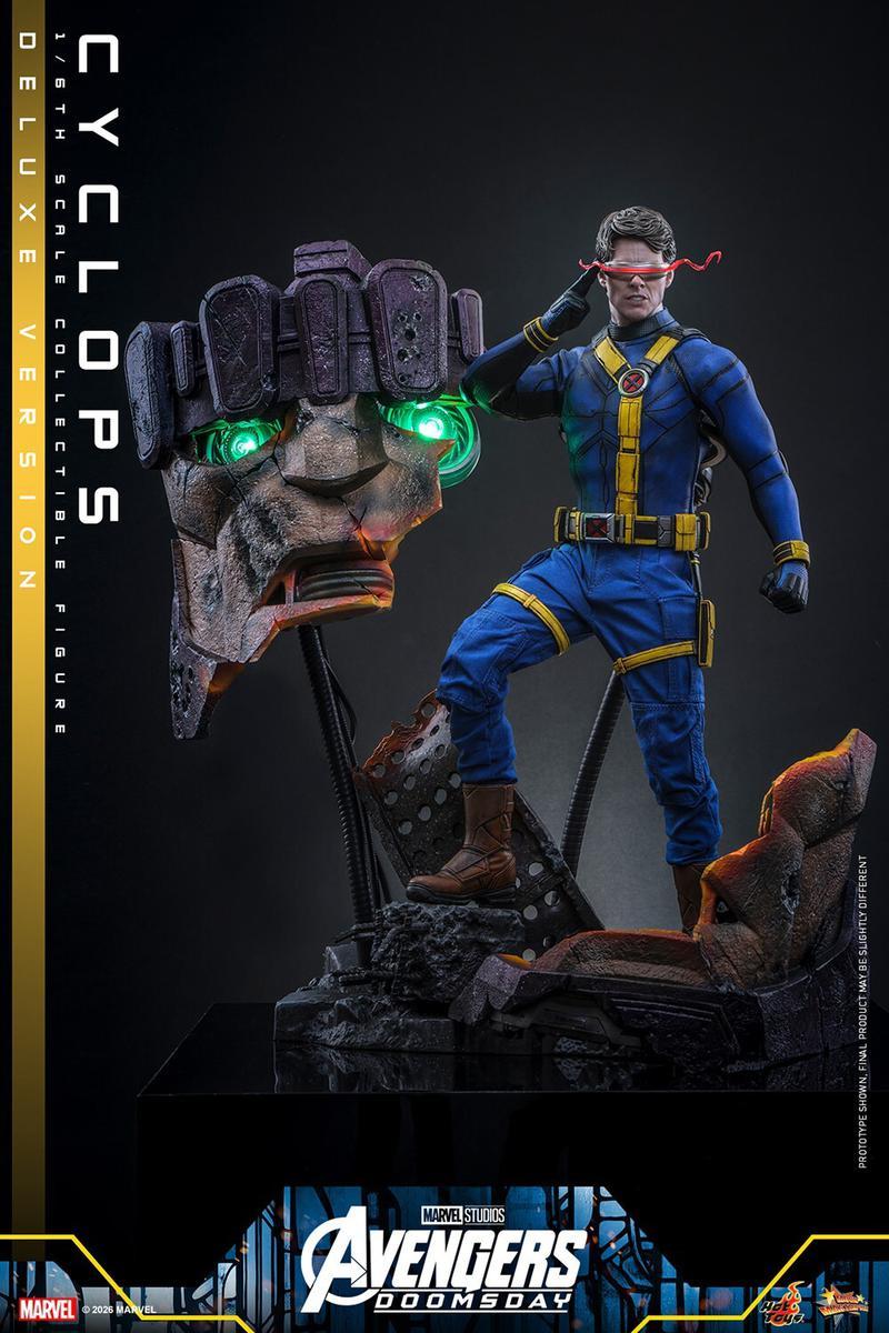 Cyclops and Sentinel Hot Toys statue Avengers: Doomsday.