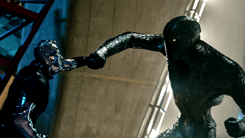A Sentinel fighting Colossus in X-Men: Days of Future Past.