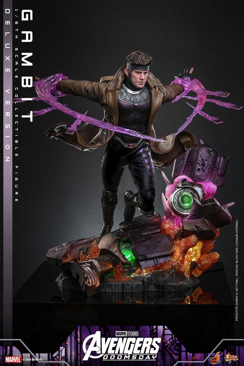 Gambit vs Sentinel Hot Toys Avengers Doomsday statue.