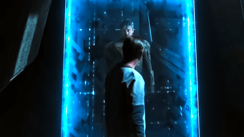 Kyle Chandler as Hal Jordan and Ulrich Thomsen as Sinestro in Lanterns.