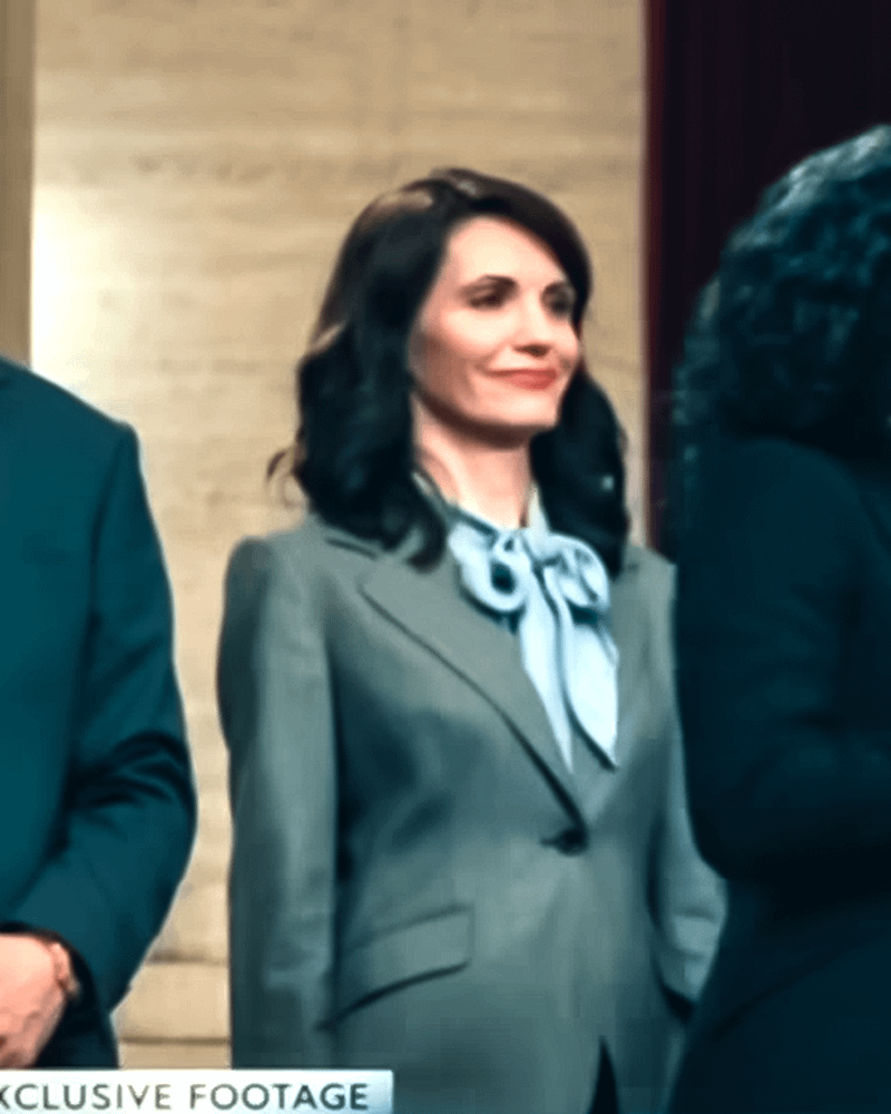 Unknown female character during Spider-Man receiving key to the city in Brand New Day trailer.