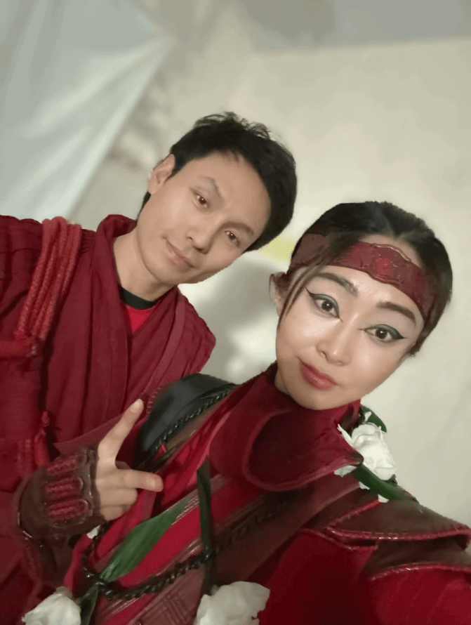 Fan Xiaoshuang and the Hand actor on set of Spider-Man: Brand New Day.