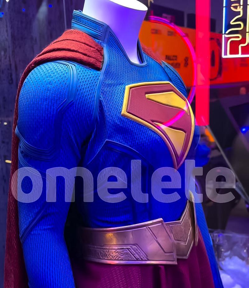 A side view of Supergirl's DCU costume