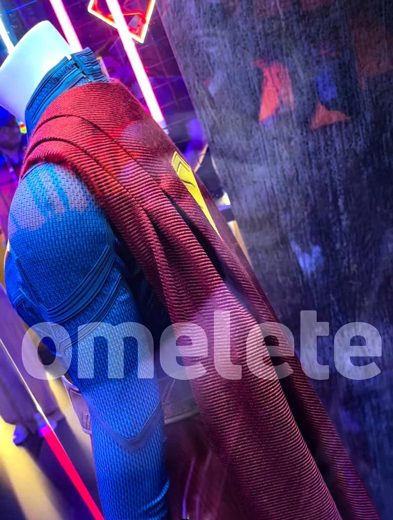 Supergirl's DCU cape