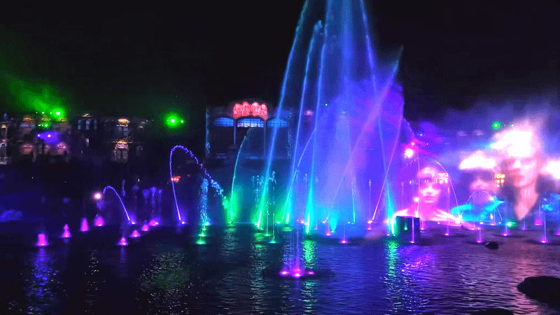 Brimborn Steel Works and a projection of Stranger Things Season 3 in the lagoon show at HHN 35.