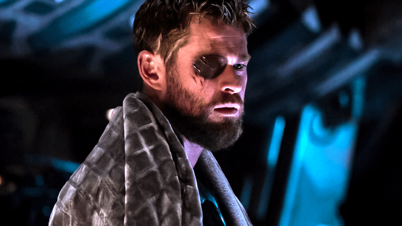 Chris Hemsworth as Thor wearing a blanket in 'Avengers: Infinity War.'