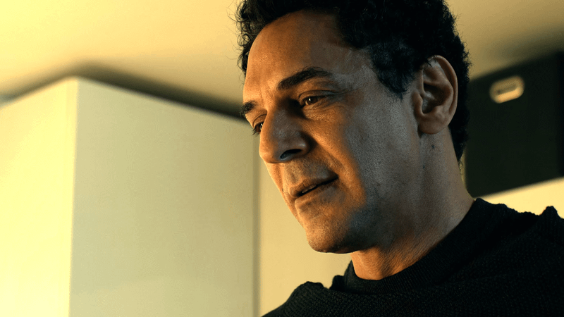 Tomer Sisley as David in GIGN.