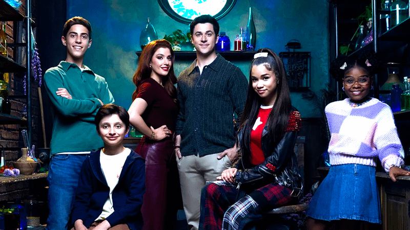Cast of Wizards Beyond Waverly Place Season 2
