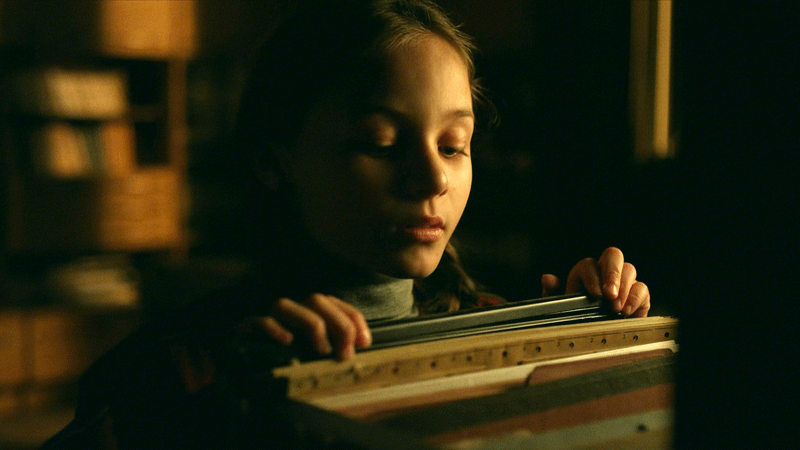 A young Emily in Absentia Season 1, Episode 10